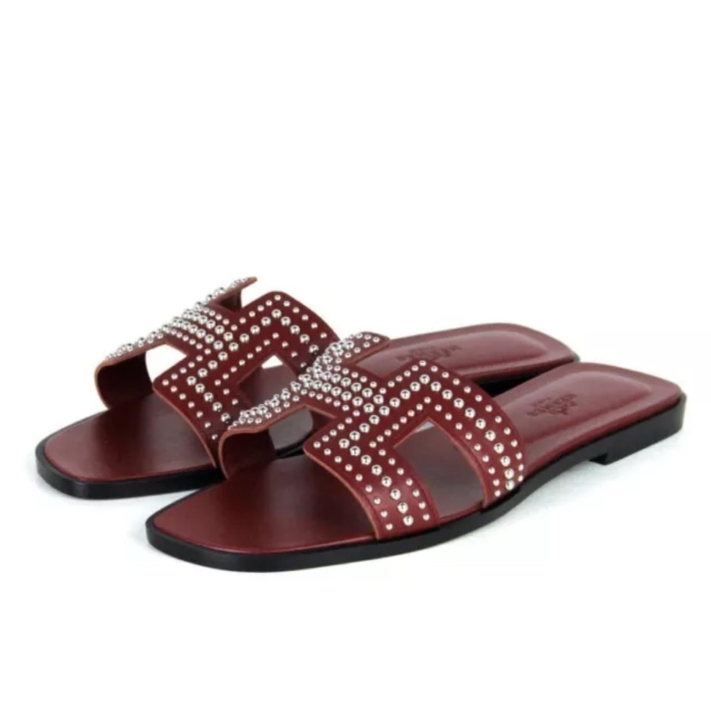 NWB HERMES Oran Leather Studded Rouge Tomette Sandal Size 37